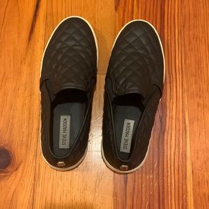 Steve Madden Slip-On Sneaker in Quilted Black